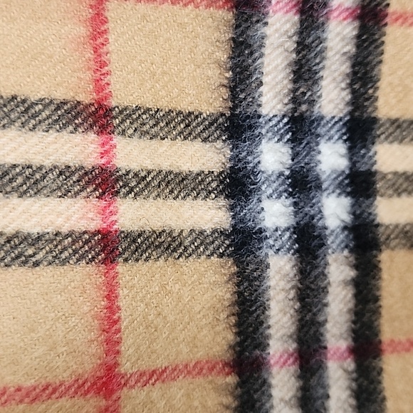 BURBERRY 2023 Cashmere Wide Scarf Classic Nova Check Plaid Unisex NEW - Picture 7 of 8